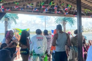 Punta Cana: barco de festa jamaicano com bar aberto e DJ (adultos)