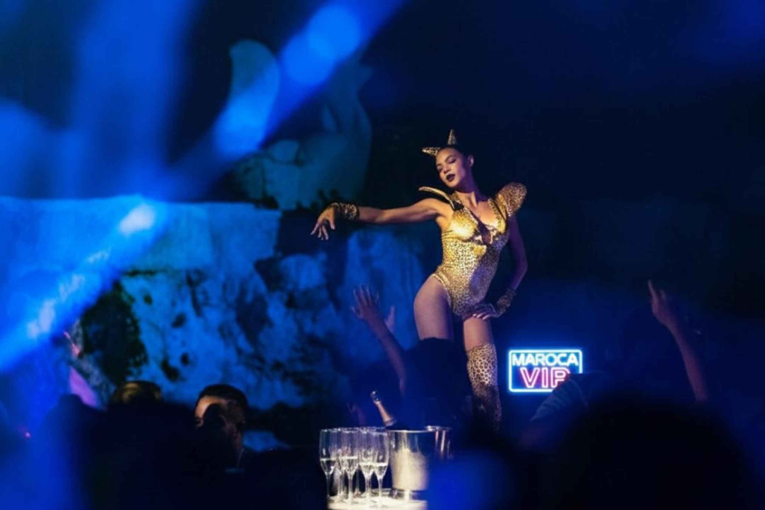 Punta Cana: Maroca VIP Table Service with Bottle & Transport