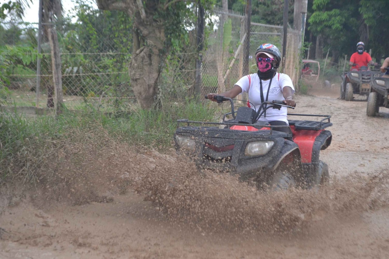 Punta Cana Off-Road 4x4 ATV: Spiaggia, Grotta e Mamajuana