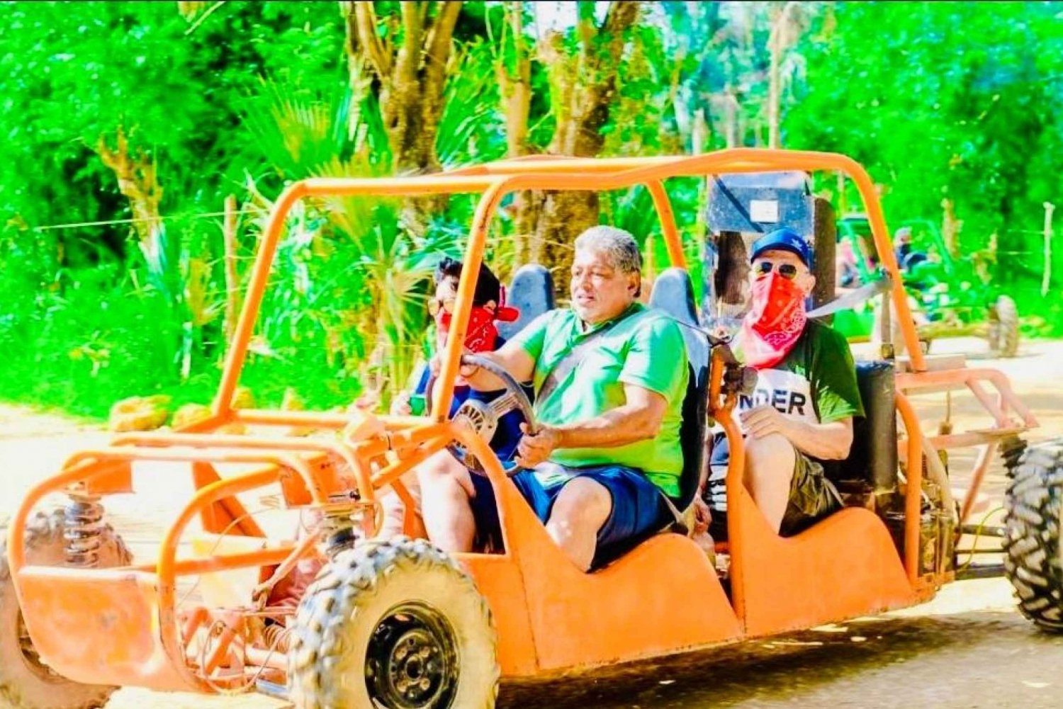 Punta Cana: Off road buggy-eventyr med badning i cenote-grotte og strand