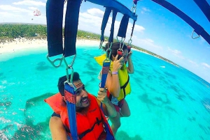 Punta Cana: Parasailing Adventure Adrenaline