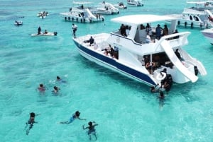 Punta Cana: Party Boat Cruise with Snorkeling & Drinks