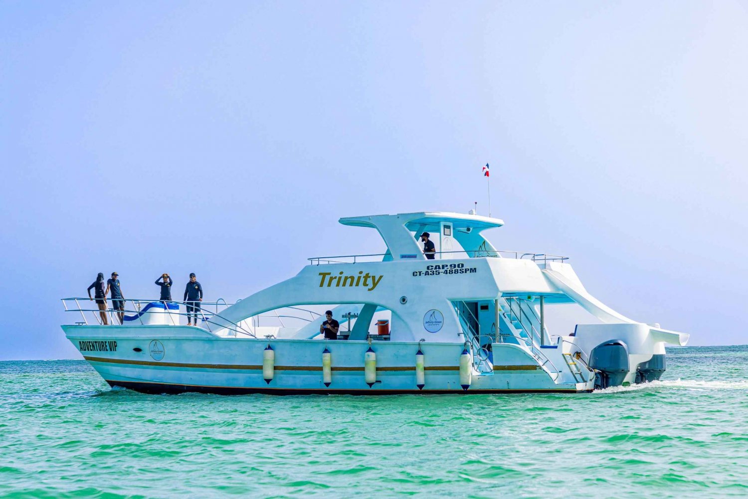 Festa em catamarã em Punta Cana – Snorkeling, bar aberto e música