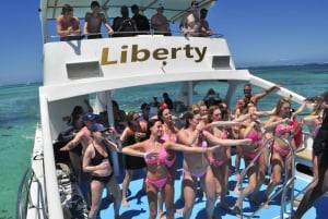 Punta Cana Catamaran Party – Snorkeling, open bar e musica