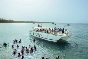 Punta Cana: Party Boat with Music & Open Bar