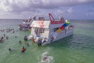 Punta Cana: Party Boat with Open Bar and Snorkeling