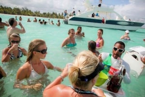 Barco de festa em Punta Cana: música, bebidas e diversão