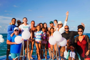Punta Cana: Private Catamaran Cruise, Snorkeling & Open bar