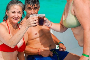 Punta Cana: Private Catamaran Cruise, Snorkeling & Open bar