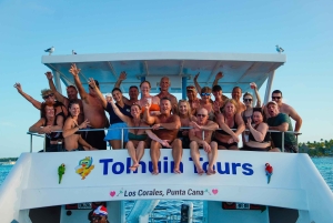 Punta Cana: Private Catamaran Cruise, Snorkeling & Open bar