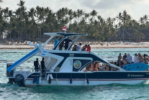 Punta Cana: Private Catamaran Cruise, Snorkeling & Open bar