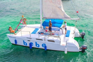 Punta Cana: Private Catamaran Cruise with Snorkeling Stop
