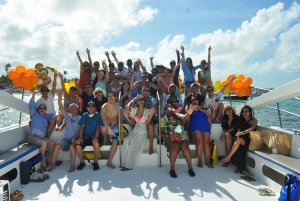 Punta Cana: Private VIP Catamaran Party Cruise and Snorkel