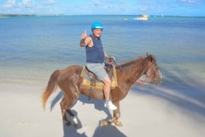Punta Cana:Horseback riding on the beach