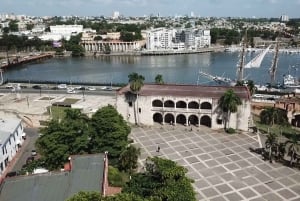 Punta Cana: Santo Domingo Day Trip with Tickets and Lunch