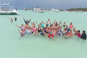 Punta Cana: Catamarán Isla Saona en Caribe Deluxe VIP