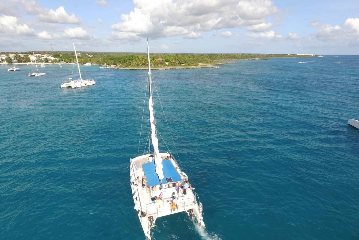 Punta Cana: Saona Island Catamaran Tour & Buffet Lunch: Saona Island Catamaran Tour & Buffet Lunch