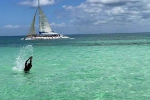 Punta Cana: Saonan saaren päiväretki lounaalla ja juomilla