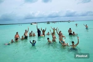 Punta Cana : sous-marin de l'île de Saona Dominican Titanic sur l'île de Saona.