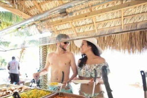 Punta Cana: Saona Island VIP Catamaran Tour with Lunch