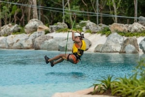 Punta Cana: Scape Parkin sisäänpääsy cenoteen, köysiratoihin ja luoliin