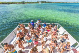 Punta Cana: Sequarium Bavaro Catamaran Trip with Seatrek