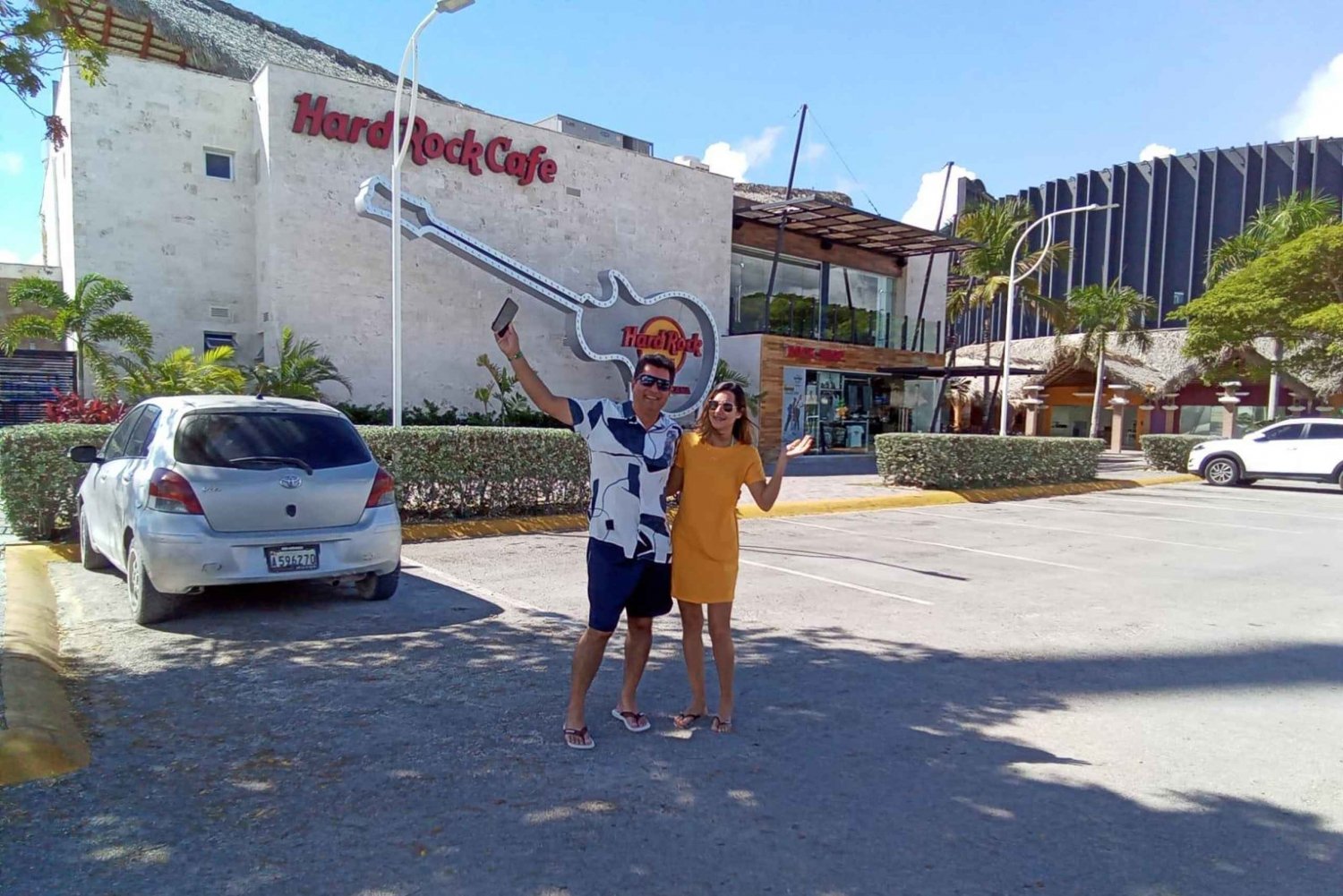 Punta Cana: Shopping Tour with Hotel Pickup and Drop-Off