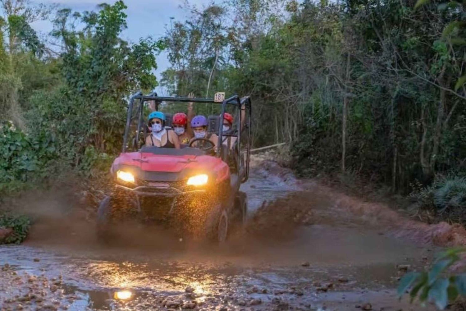 Punta Cana: Sunset Buggy Adventure Ride and Carnival Show