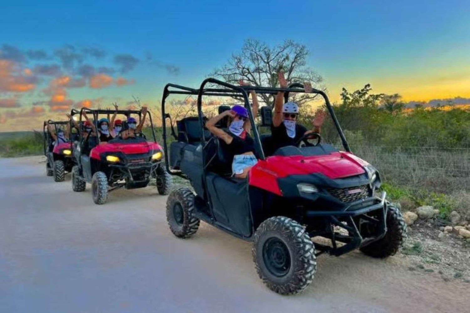 Punta Cana: Sunset Buggy Adventure Ride and Carnival Show