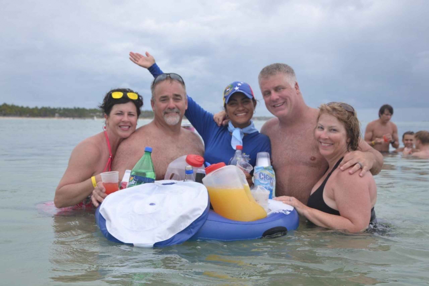 Punta Cana: Sunset Party Boat with Snorkeling