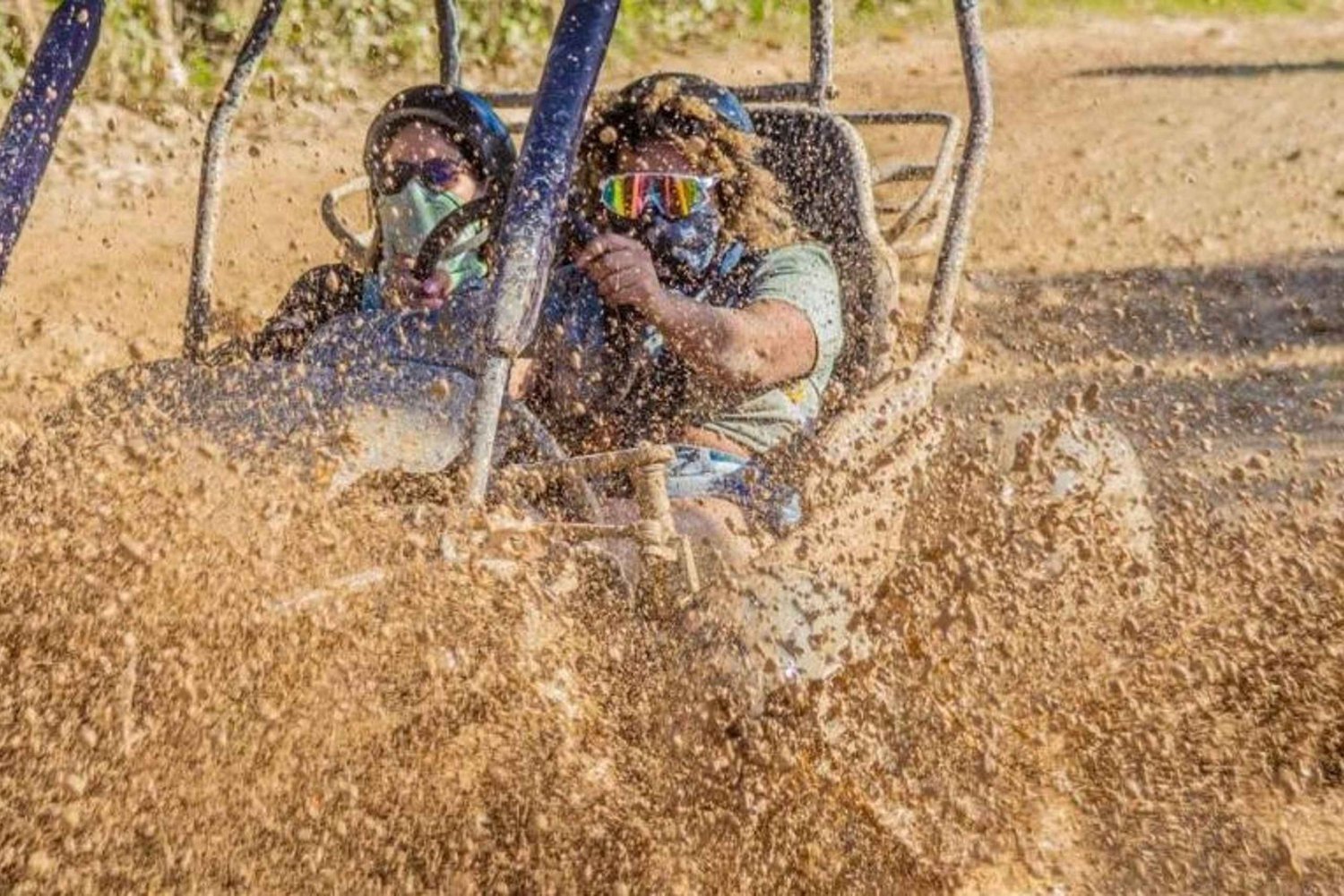 PUNTA CANA VILD BUGGY BRYTER SPÅR MED EXTRAMASSKYDD