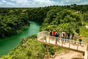 Punta Cana: Xploration Animal Park Bus Tour with Encounters