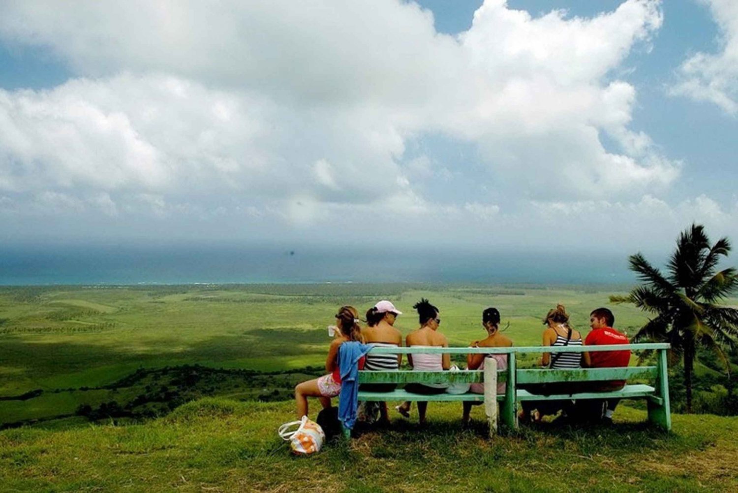 Tirolesa em Playa Esmeralda com a montanha Redonda