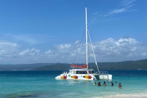 Samaná : excursion en catamaran avec plongée en apnée et déjeuner