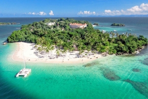 Samana: Guided Day Trip with Buffet Lunch and Whale Watching