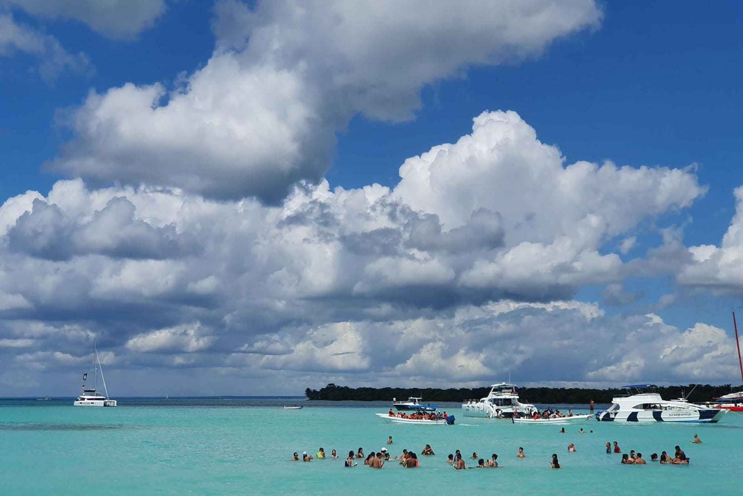 Samana: Saona Island Full-Day Tour with Catamaran Ride