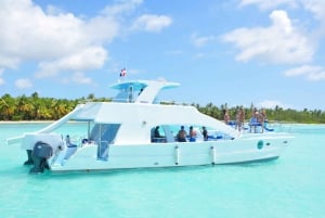 Samanà: tour di un giorno con avvistamento delle balene e Cayo Levantado