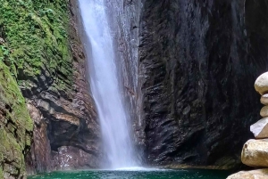 San Cristobal: Los Cacaos Waterfalls Tour with Meals