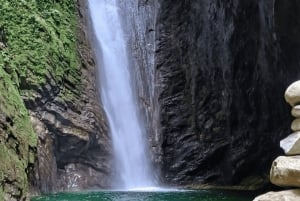San Cristobal: Los Cacaos Waterfalls Tour with Meals
