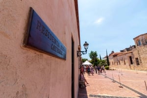 Santo Domingo byrundtur: Den koloniale by, Los Tres Ojos, frokost