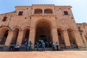 Santo Domingo byrundtur: Den koloniale by, Los Tres Ojos, frokost