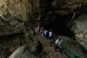 Santo Domingo byrundtur: Den koloniale by, Los Tres Ojos, frokost