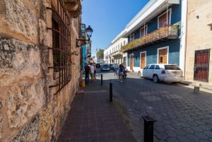 Santo Domingo byrundtur: Den koloniale by, Los Tres Ojos, frokost