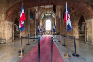 Santo Domingo byrundtur: Den koloniale by, Los Tres Ojos, frokost