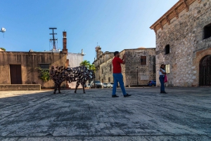 Santo Domingo byrundtur: Den koloniale by, Los Tres Ojos, frokost