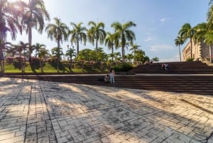 Santo Domingo byrundtur: Den koloniale by, Los Tres Ojos, frokost