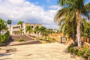 Santo Domingon kaupunkikierros Punta Canasta lounaalla