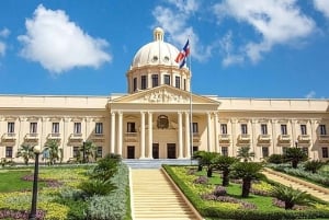 Santo Domingo: Colonial Zone Tour with Coffee & Chocolate