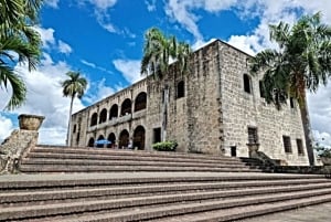 Santo Domingo: Colonial Zone Walking Tour with Tastings