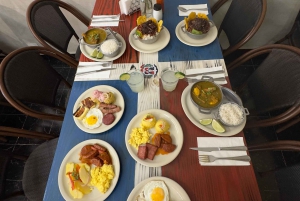 Santo Domingo: Food Tour & Paradise Beach Day with Drinks